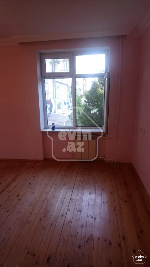 Satılır Köhnə tikili
                                                40 m²,
                                                Həzi Aslanov  (2/14)