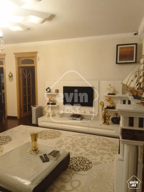 For sale House / villa
                                                430 m²,
                                                Buzovna  (16/24)