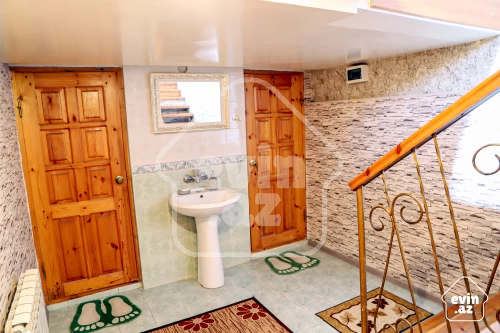 For sale House / villa
                                                170 m²,
                                                Yeni Guneshli  (12/17)