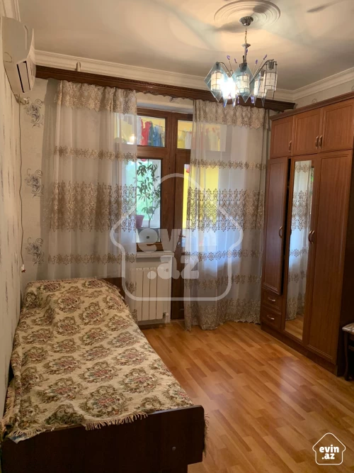 For sale Old building
                                                85 m²,
                                                Ahmedli m/s  (4/29)