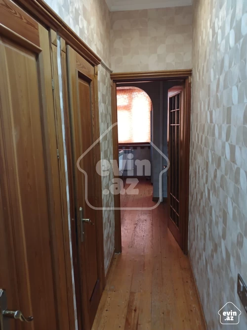 For sale Old building
                                                105 m²,
                                                New Yasamal  (6/19)