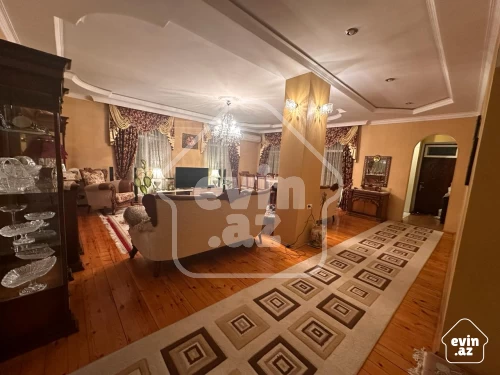 Rent House / villa
                                                150 m²,
                                                Bakikhanov  (12/24)