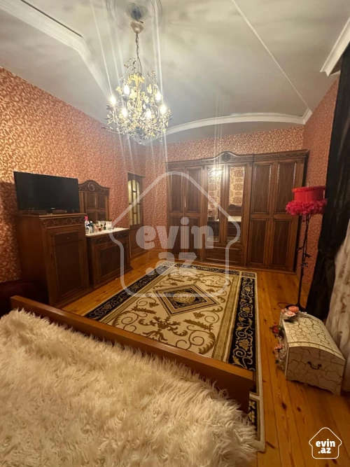 Rent House / villa
                                                150 m²,
                                                Bakikhanov  (21/24)