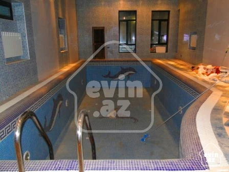 İcarə Ev/villa
                                                1000 m²,
                                                Gənclik m/s  (7/12)