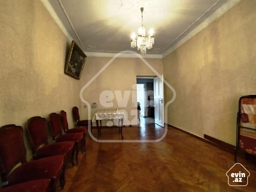 For sale Old building
                                                60 m²,
                                                Inshaatchilar m/s  (3/9)