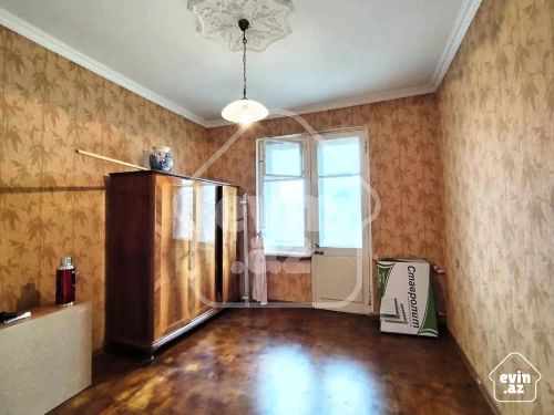 For sale Old building
                                                60 m²,
                                                Inshaatchilar m/s  (5/9)