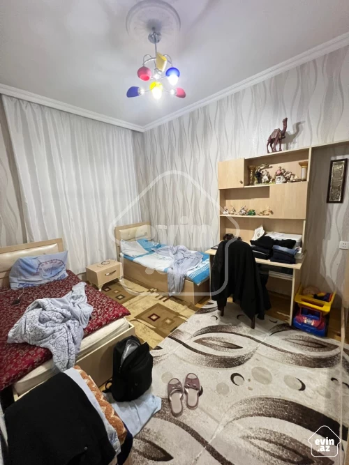 Satılır Ev/villa
                                                240 m²,
                                                Qara Qarayev m/s  (6/16)