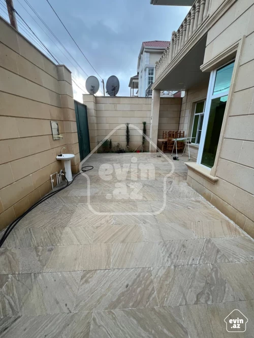 Satılır Ev/villa
                                                240 m²,
                                                Qara Qarayev m/s  (3/16)