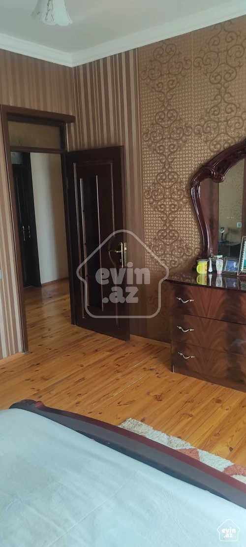 Satılır Ev/villa
                                                150 m²,
                                                Qaraçuxur  (20/50)