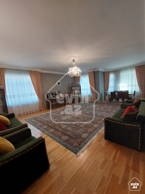 For sale House / villa
                                                650 m²,
                                                Quba ş.
 (10/10)